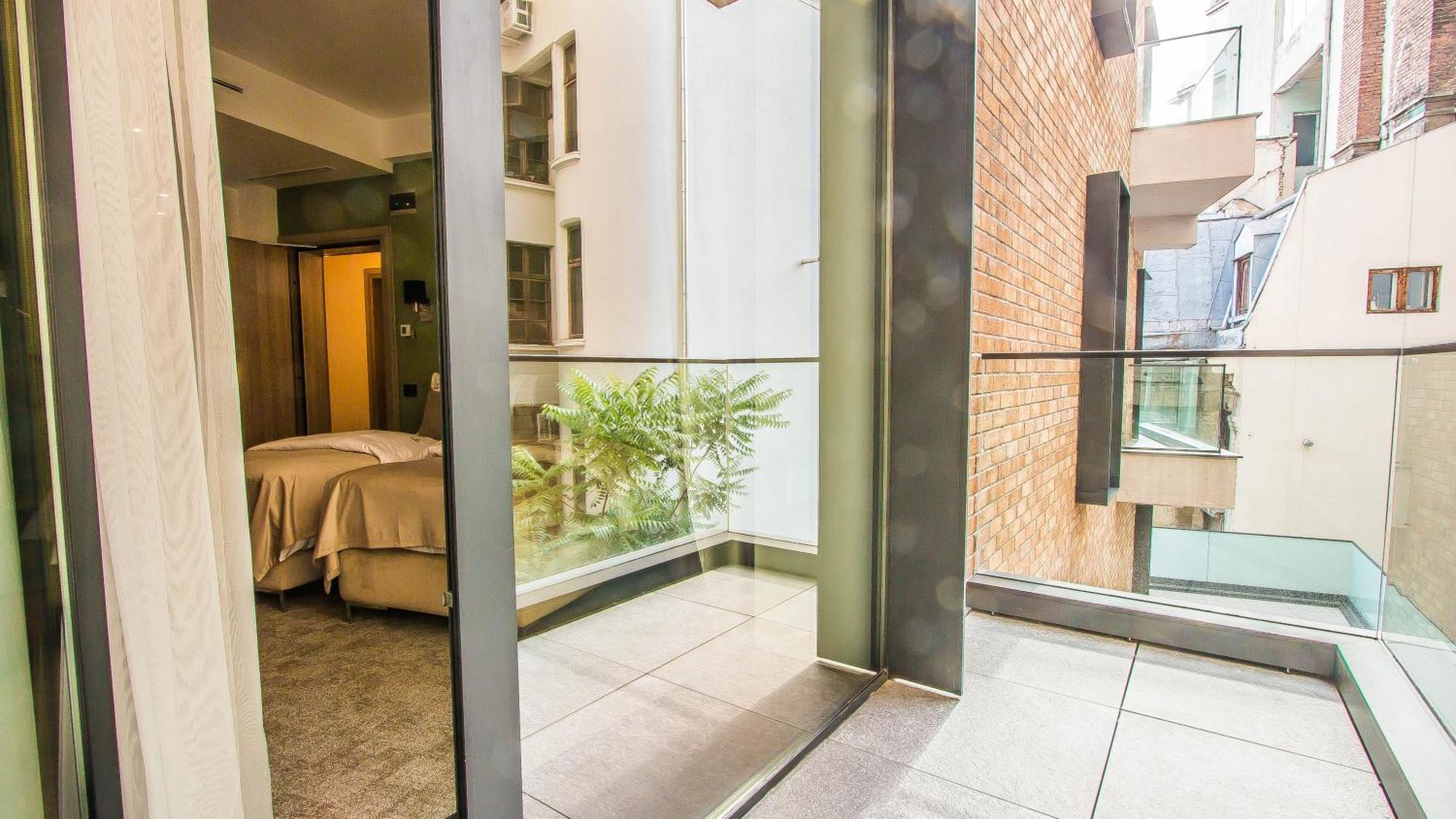 Central Carol Aparthotel 2 ブカレスト エクステリア 写真